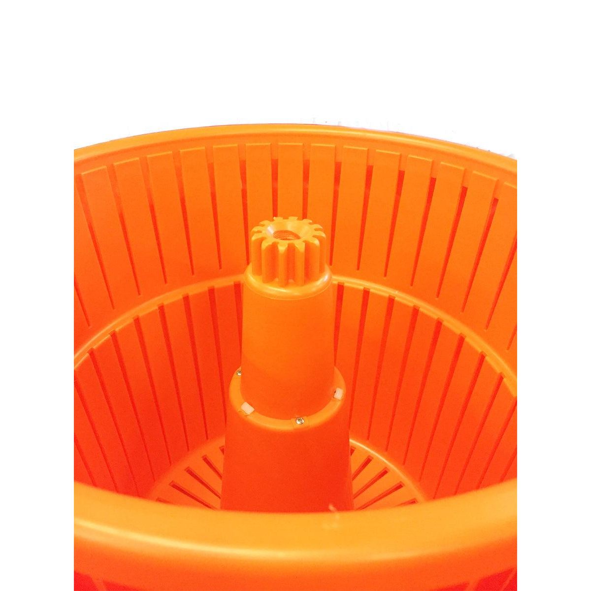 Dynamic SD92 Manual Salad Spinner Dryer with 20 Litre Capacity for Efficient Lettuce Drying