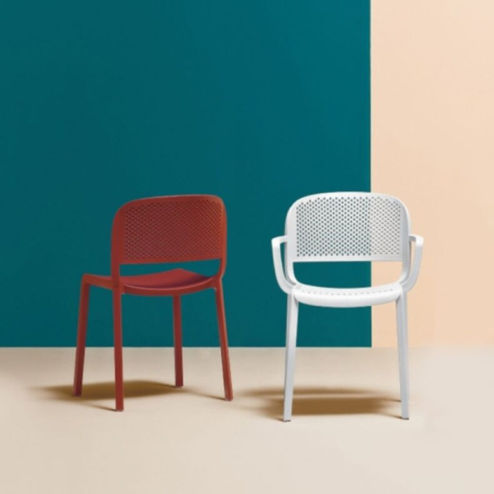 Stylish Emu Dome-Style Arm Chair for Indoor and Outdoor Relaxation